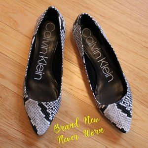 CALVIN KLEIN - Snake Skin Print - Flat